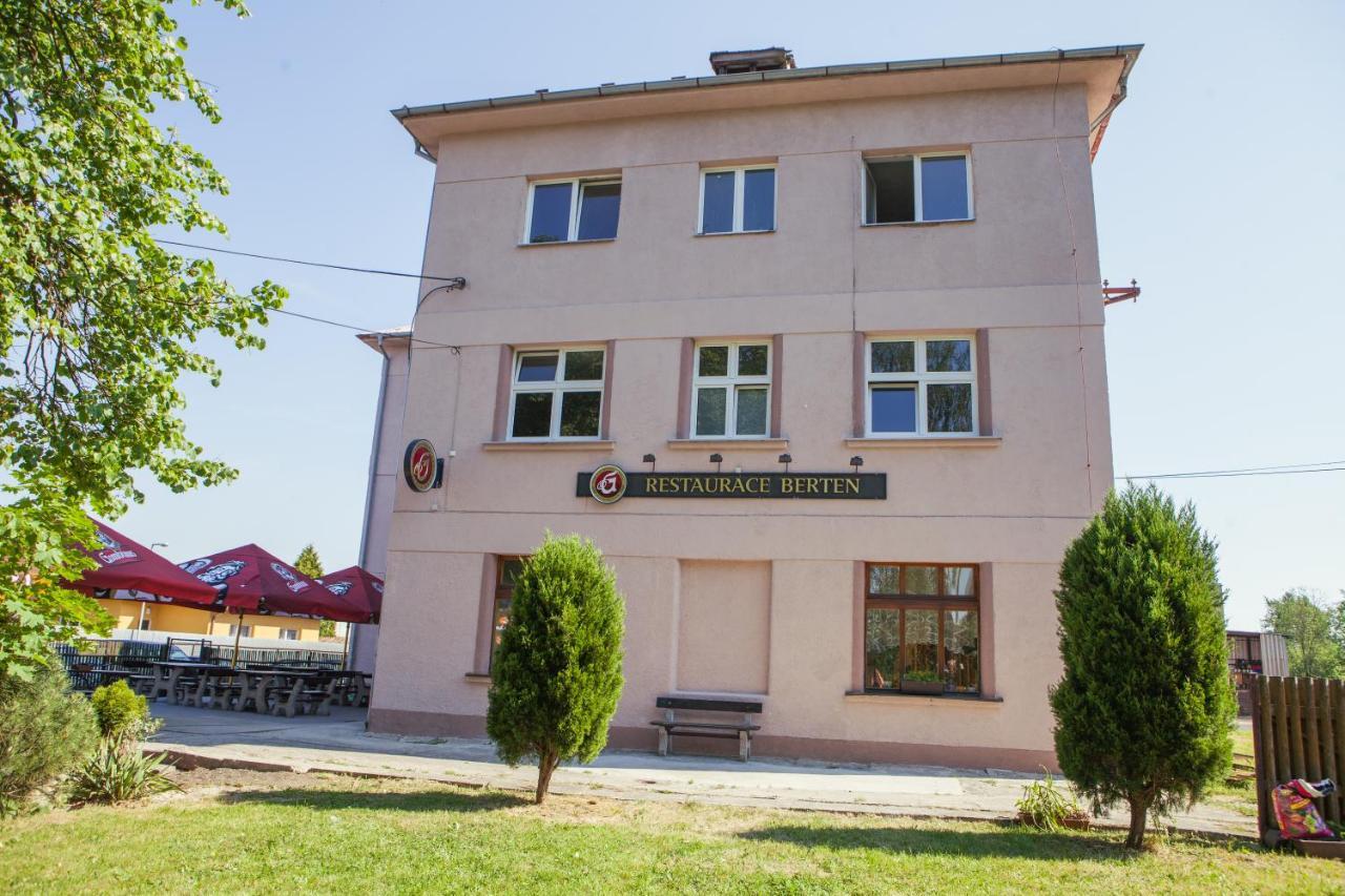Pension Berten Strasice Strasice  외부 사진